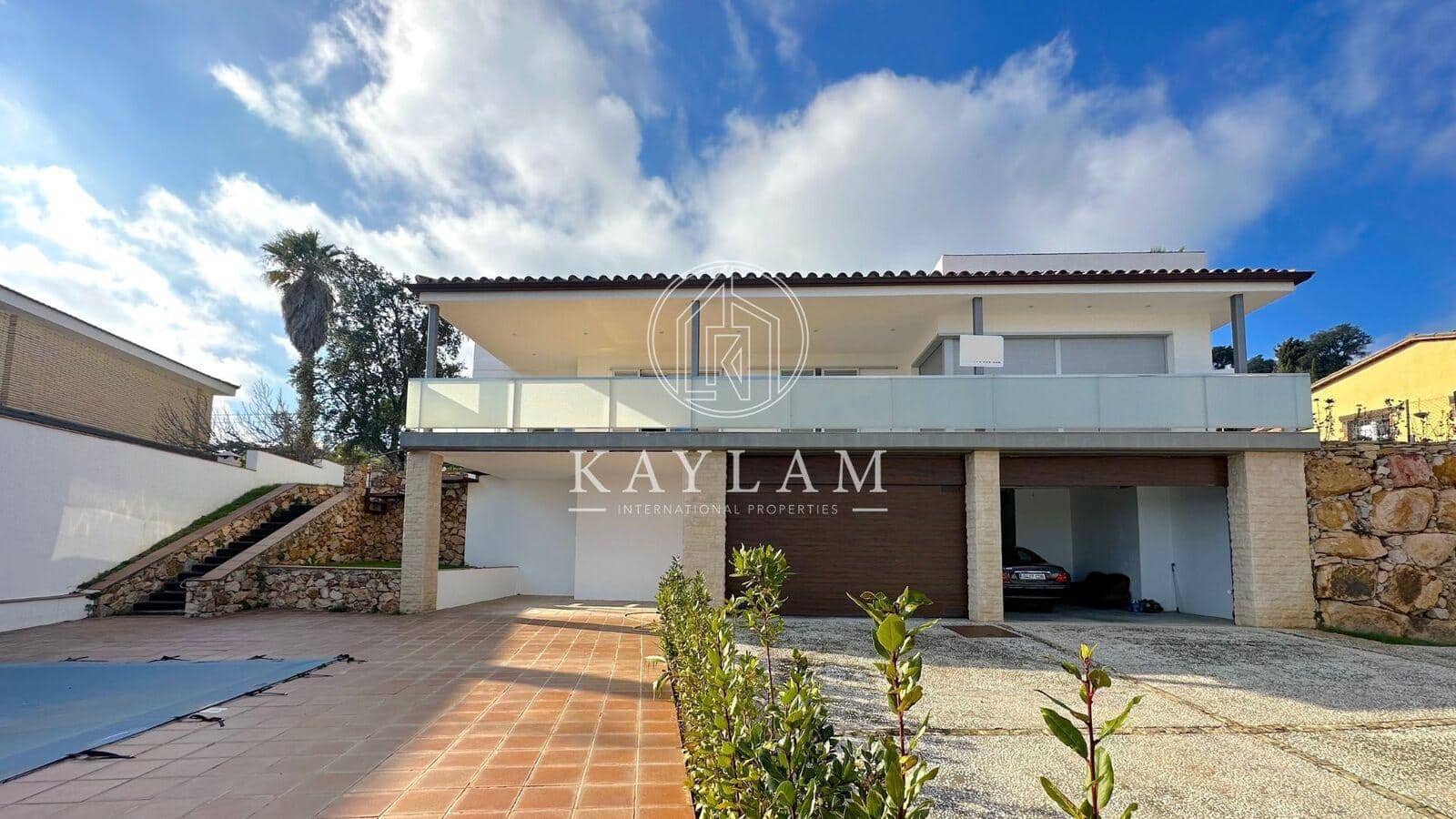 5 bedroom Villa for sale in Calonge i Sant Antoni - € 900,000 (Ref: 8035205)