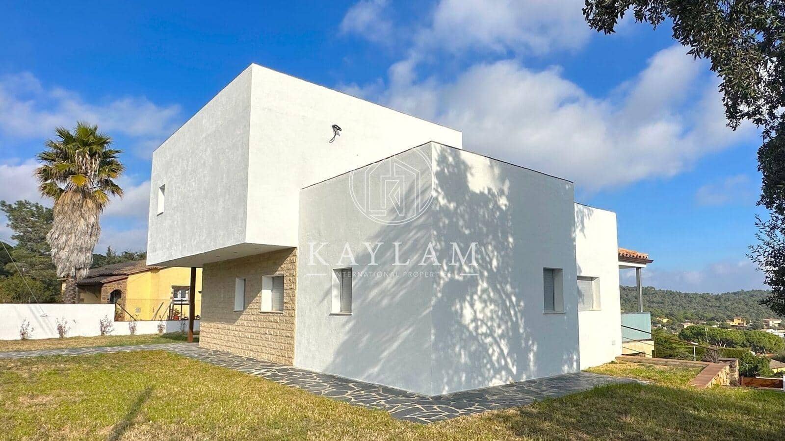 5 bedroom Villa for sale in Calonge i Sant Antoni - € 900,000 (Ref: 8035205)