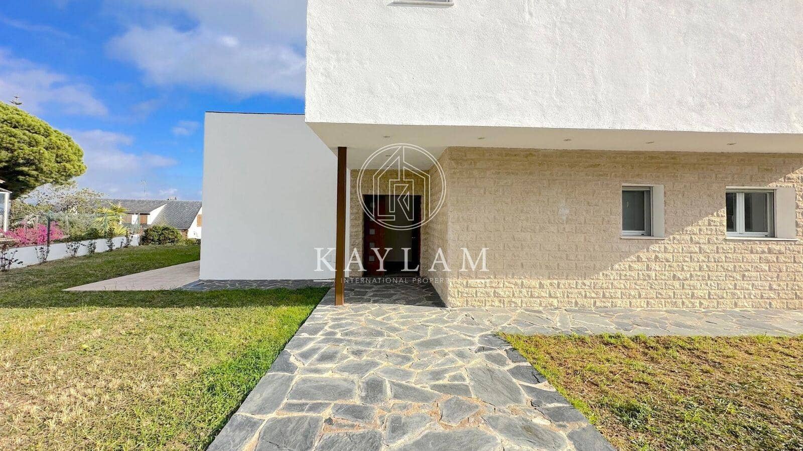 5 bedroom Villa for sale in Calonge i Sant Antoni - € 900,000 (Ref: 8035205)