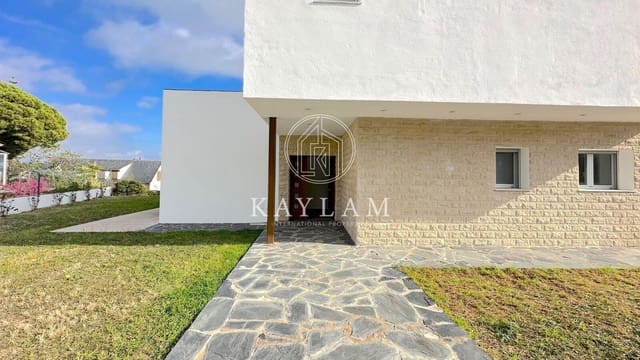 5 bedroom Villa for sale in Calonge i Sant Antoni - € 900,000 (Ref: 8035205)