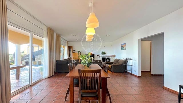 9 soveværelse Villa til salg i Roca Grossa, Lloret de Mar - € 850.000 (Ref: 8046483)