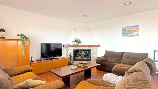 9 soveværelse Villa til salg i Roca Grossa, Lloret de Mar - € 850.000 (Ref: 8046483)