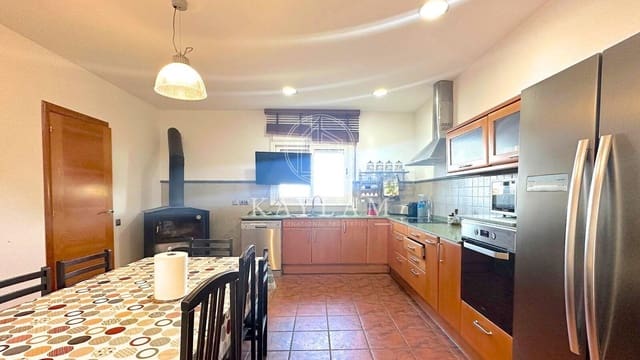 9 soveværelse Villa til salg i Roca Grossa, Lloret de Mar - € 850.000 (Ref: 8046483)