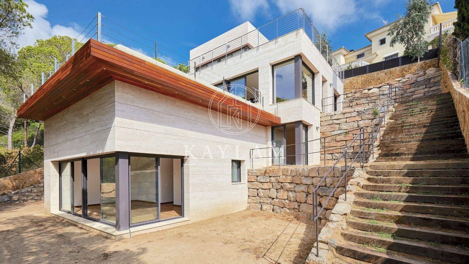 4 Zimmer Villa zu verkaufen in Lloret de Mar - 1.900.000 € (Ref: 8056617)