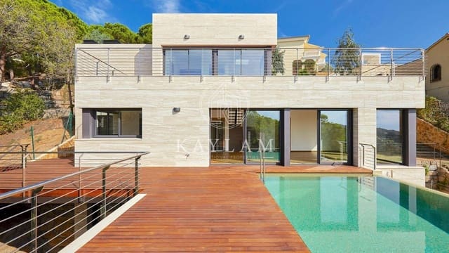 4 Zimmer Villa zu verkaufen in Lloret de Mar - 1.900.000 € (Ref: 8056617)