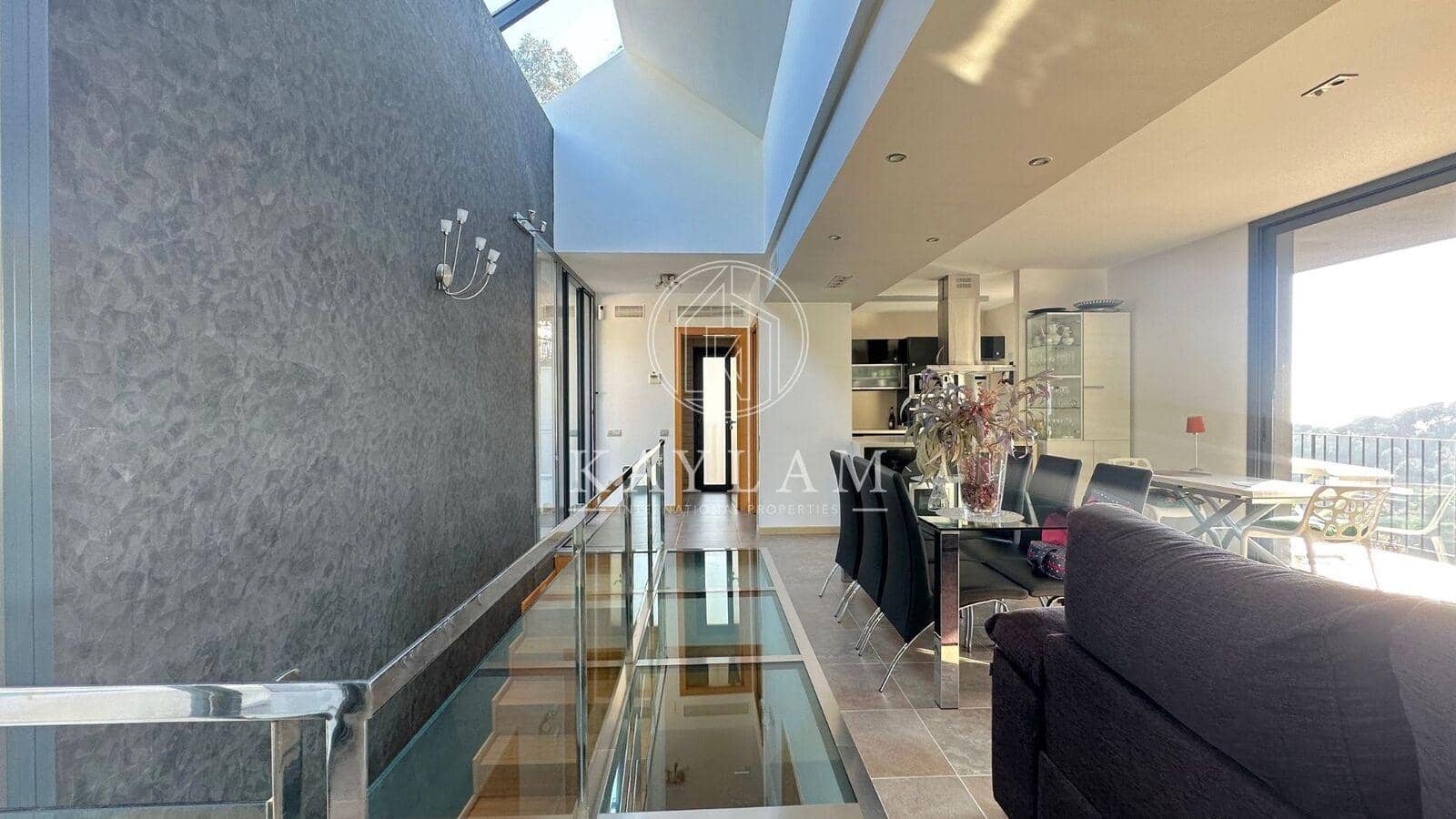 4 sypialnia Willa na sprzedaż w Lloret de Mar - 663 000 € (Ref: 8069389)