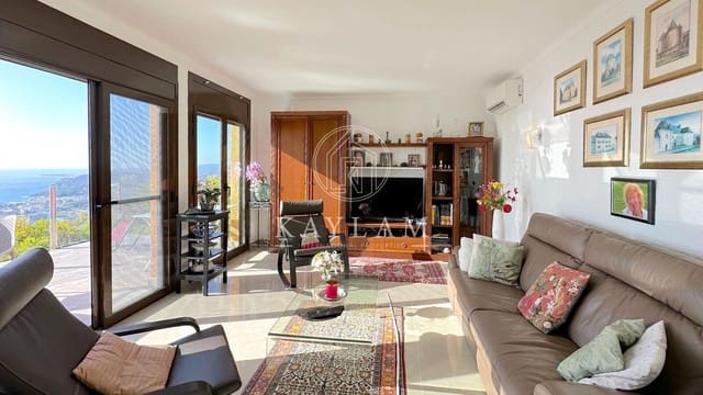 4 soveværelse Villa til salg i Roca Grossa, Lloret de Mar med garage - € 529.900 (Ref: 8097705)