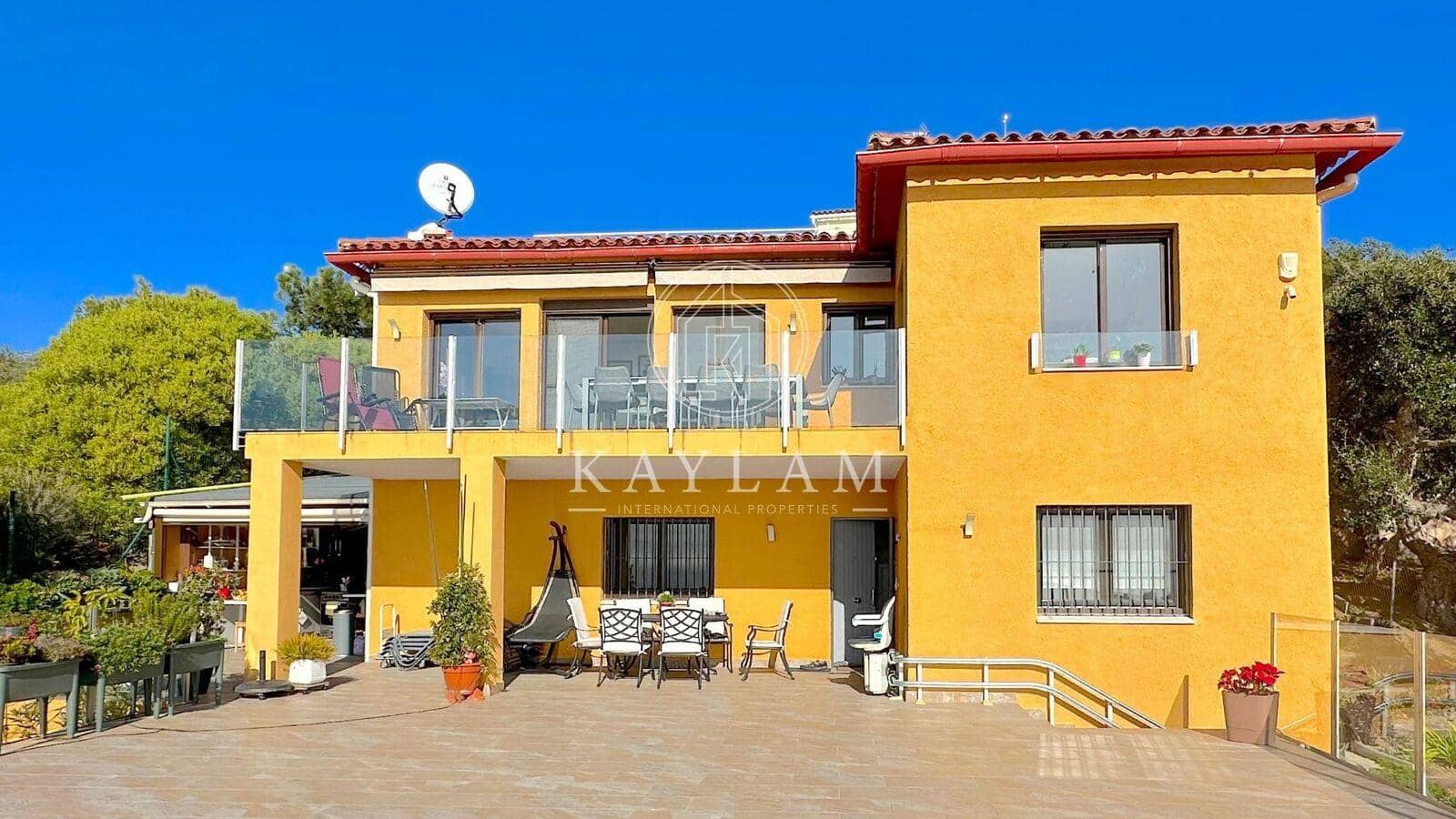 4 soveværelse Villa til salg i Lloret de Mar med garage - € 529.900 (Ref: 8097705)