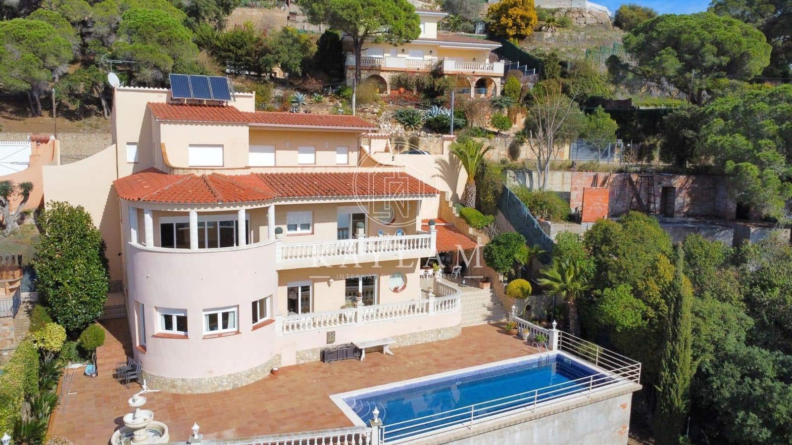 5 soveværelse Villa til salg i Lloret de Mar - € 899.000 (Ref: 8120116)