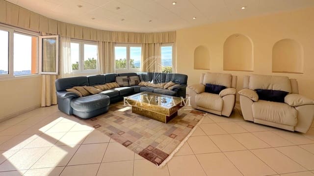 5 soverom Villa til salgs i Roca Grossa, Lloret de Mar - € 899 000 (Ref: 8120116)