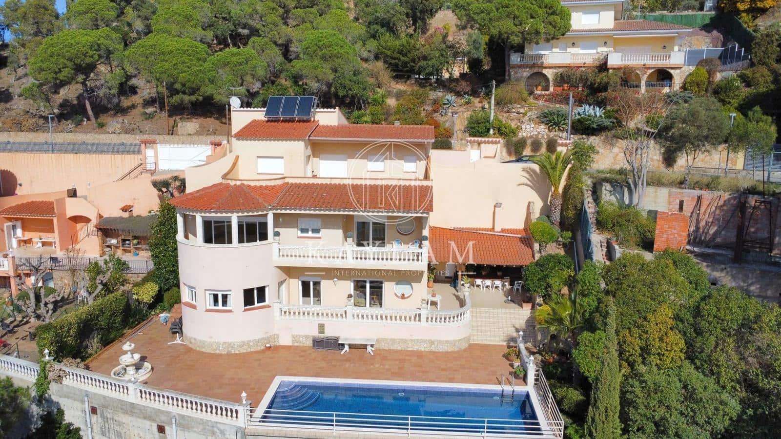 5 soveværelse Villa til salg i Lloret de Mar - € 899.000 (Ref: 8120116)