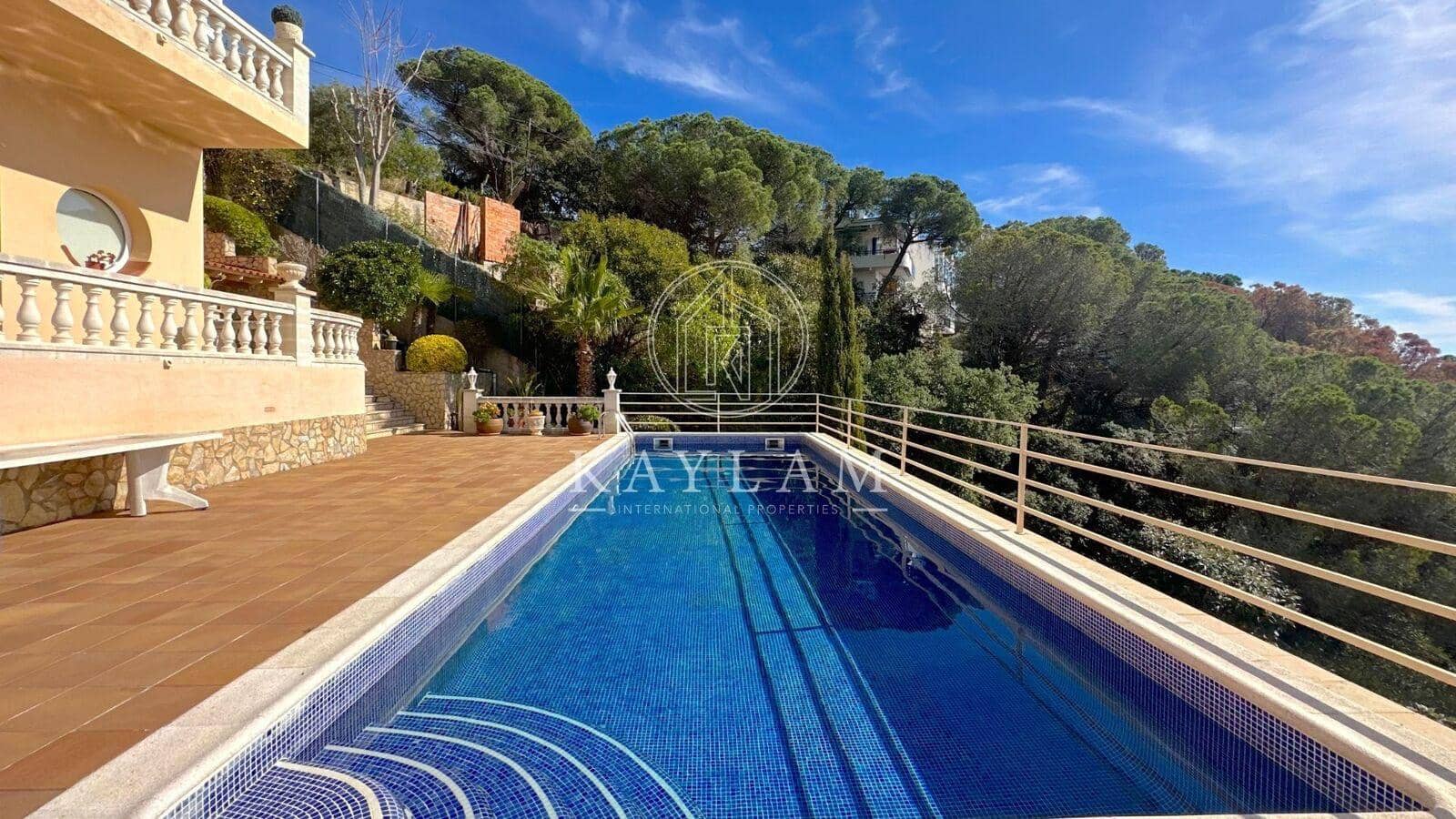 5 soveværelse Villa til salg i Lloret de Mar - € 899.000 (Ref: 8120116)