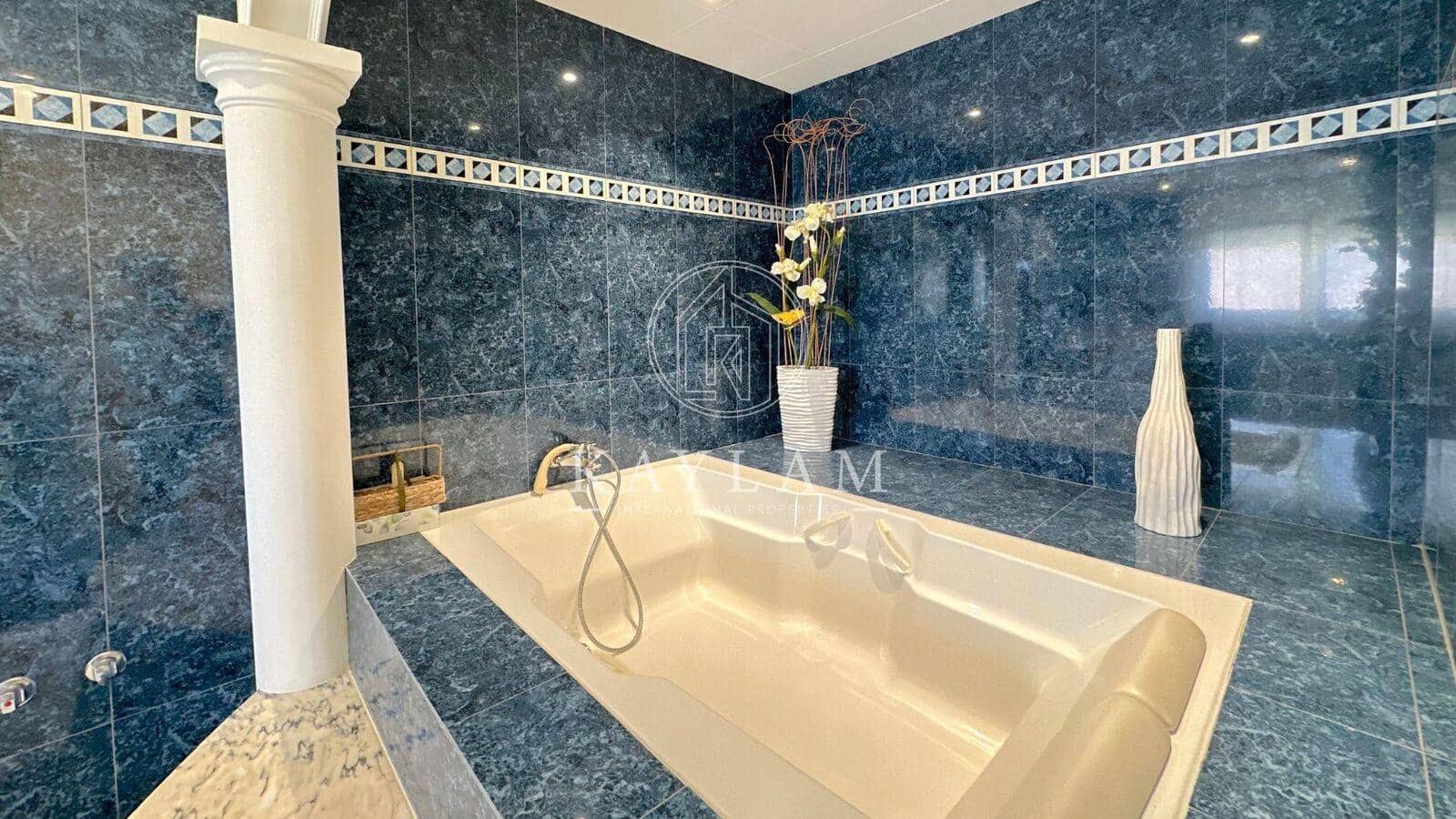 5 soveværelse Villa til salg i Lloret de Mar - € 899.000 (Ref: 8120116)