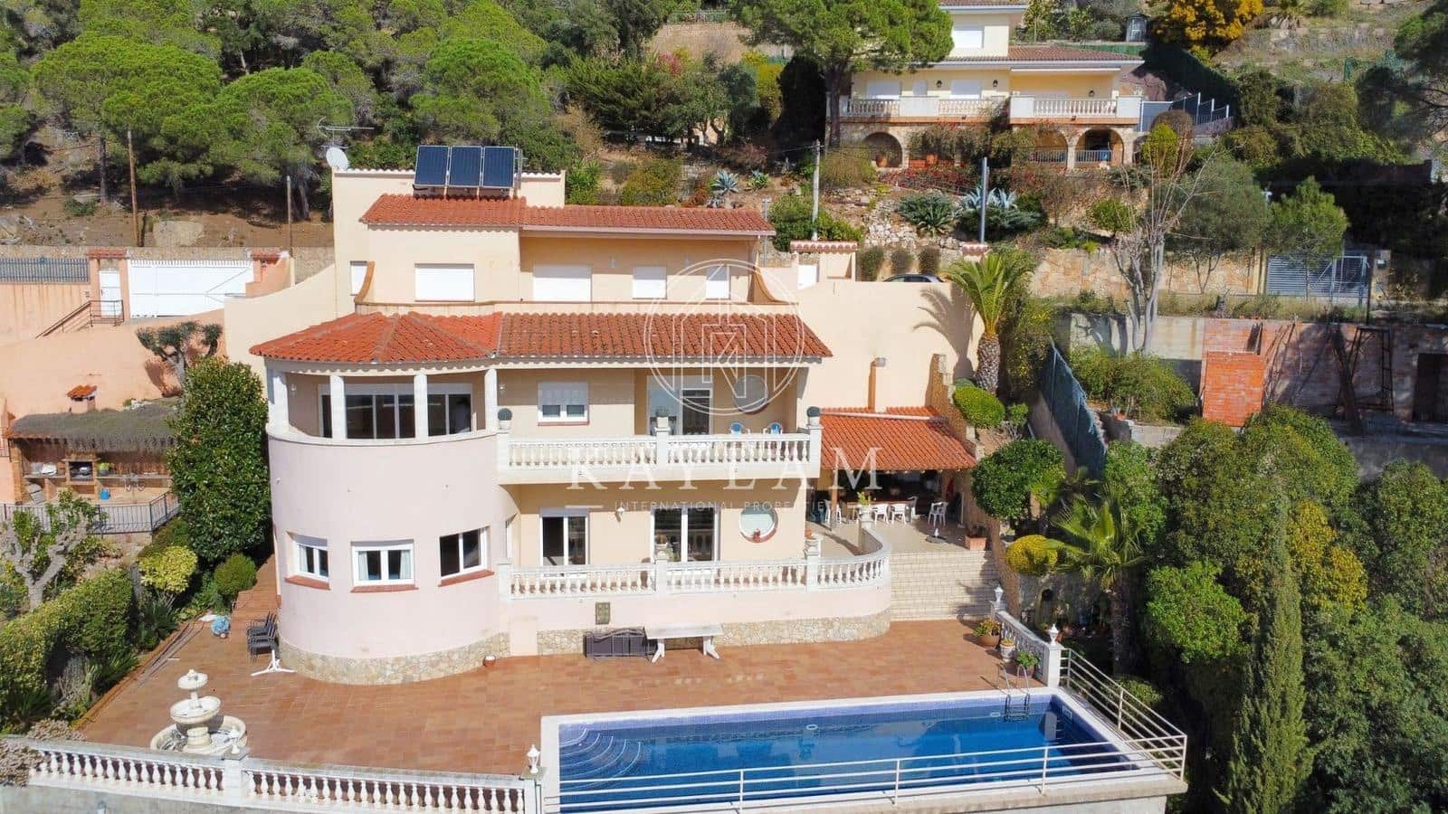 5 soveværelse Villa til salg i Lloret de Mar - € 899.000 (Ref: 8120116)