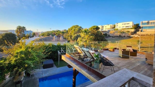 4 slaapkamer Villa te koop in Fenals, Lloret de Mar - € 1.950.000 (Ref: 8130066)