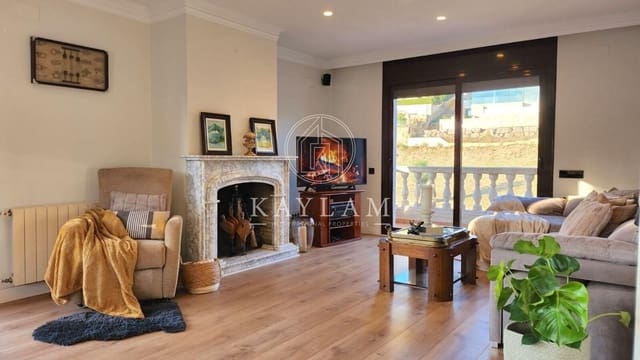 4 slaapkamer Villa te koop in Fenals, Lloret de Mar - € 1.950.000 (Ref: 8130066)