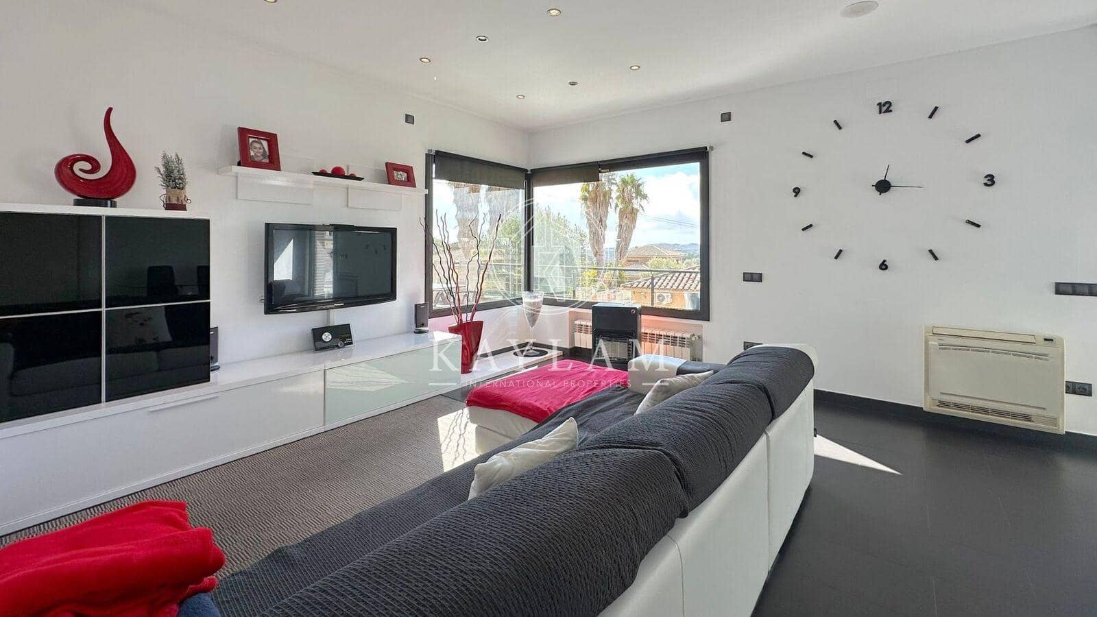 3 makuuhuone Huvila myytävänä paikassa Lloret de Mar - 399 000 € (Ref: 8146360)