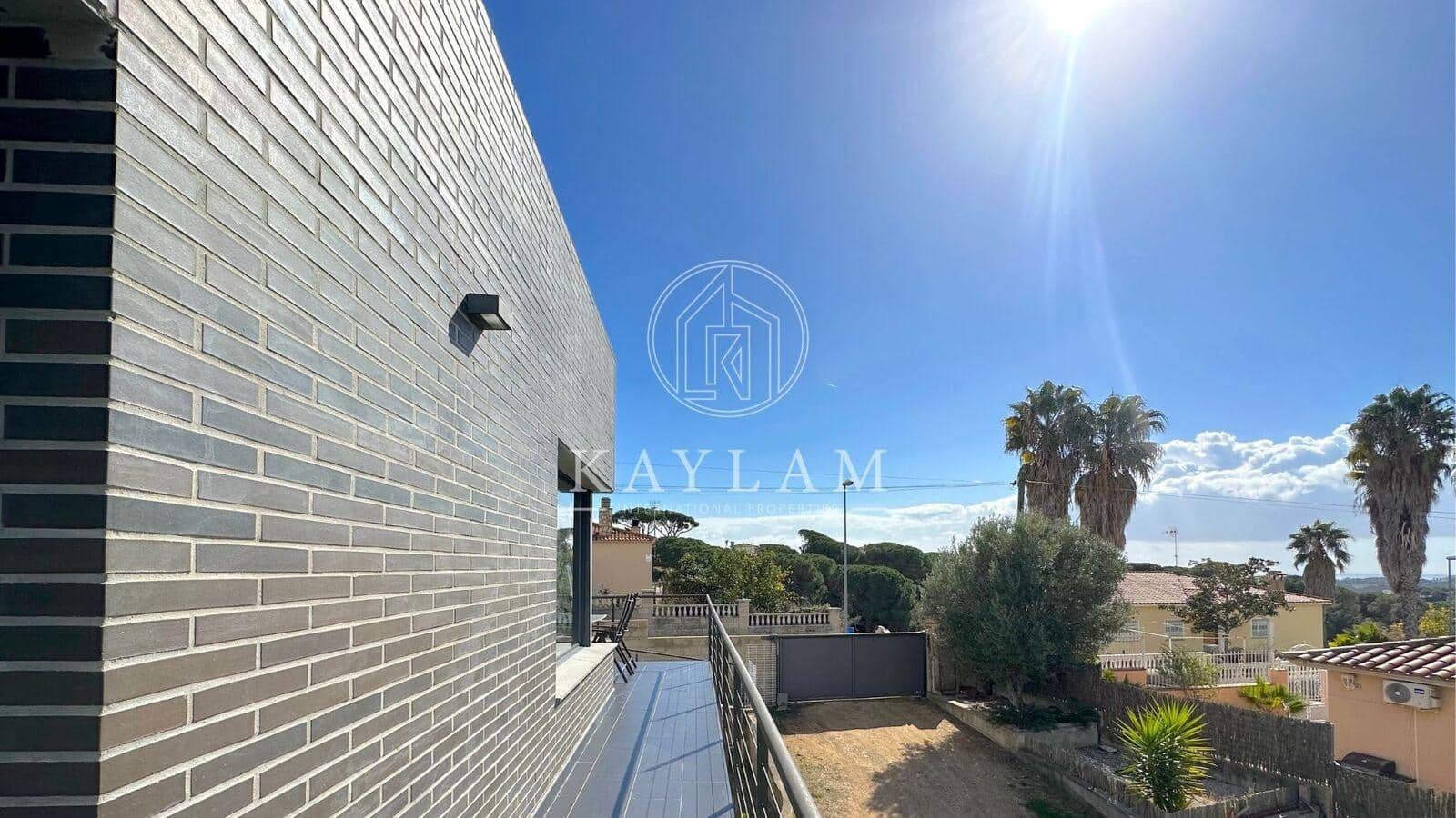 3 makuuhuone Huvila myytävänä paikassa Lloret de Mar - 399 000 € (Ref: 8146360)