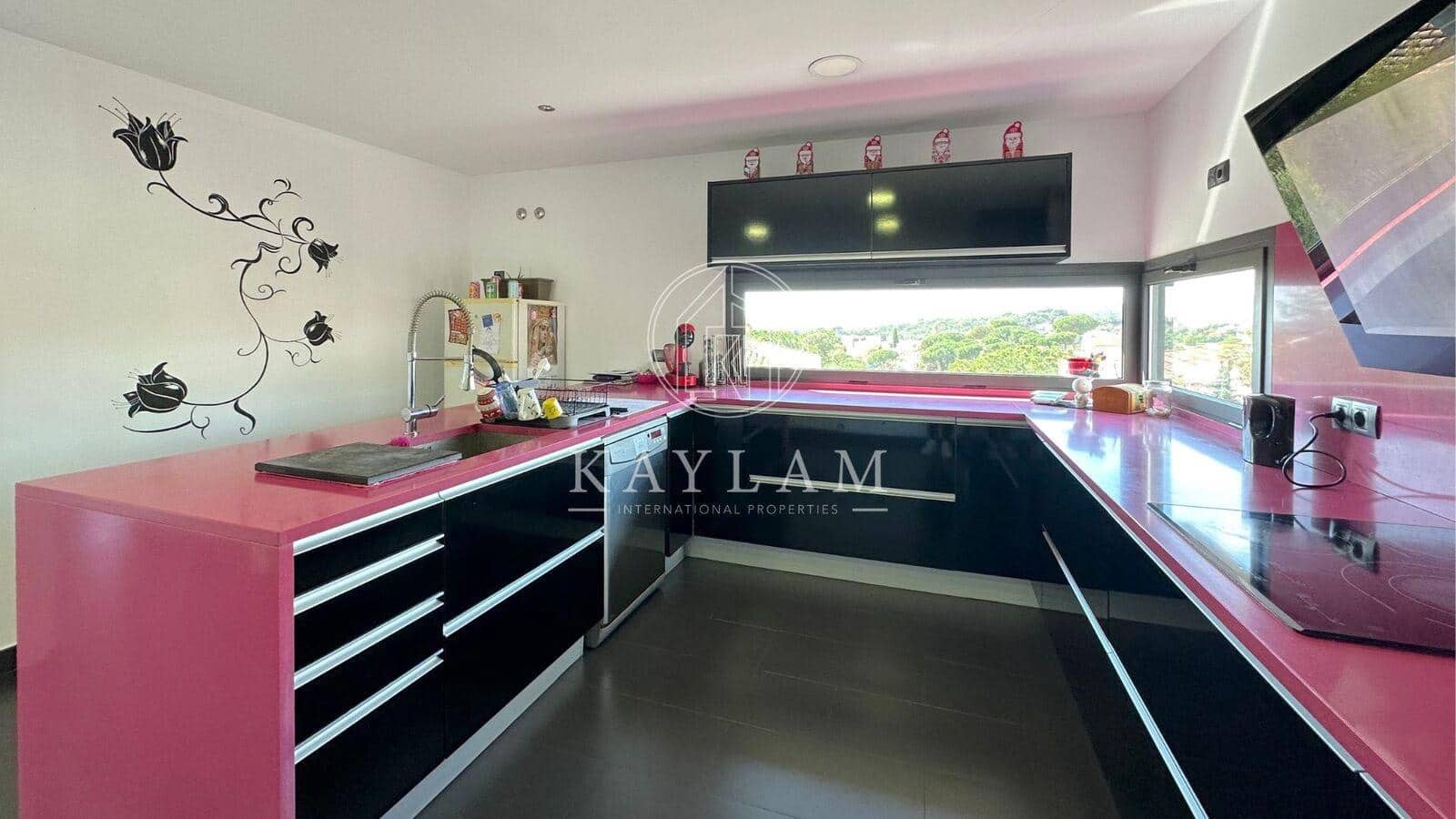 3 makuuhuone Huvila myytävänä paikassa Lloret de Mar - 399 000 € (Ref: 8146360)