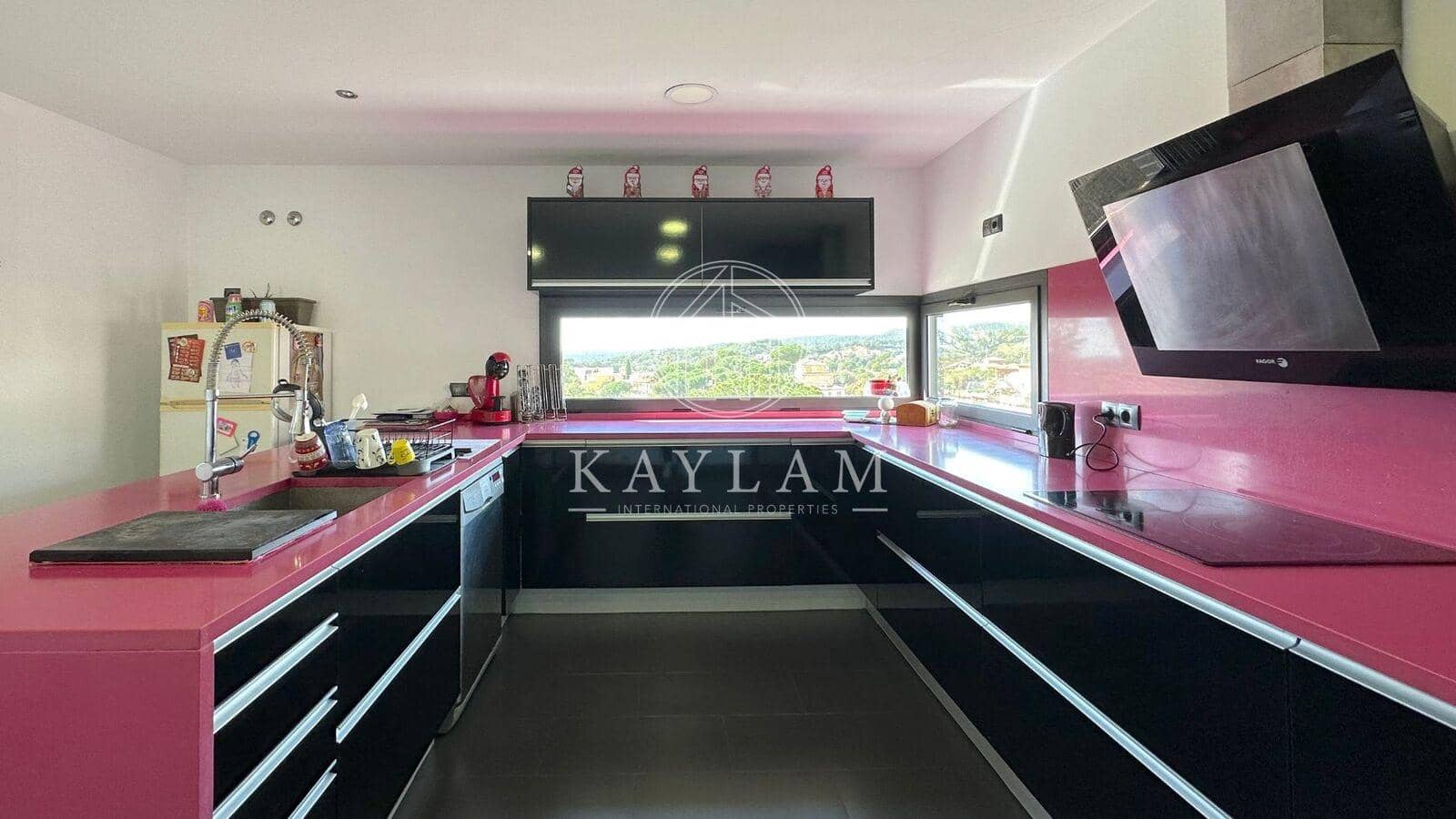 3 makuuhuone Huvila myytävänä paikassa Lloret de Mar - 399 000 € (Ref: 8146360)