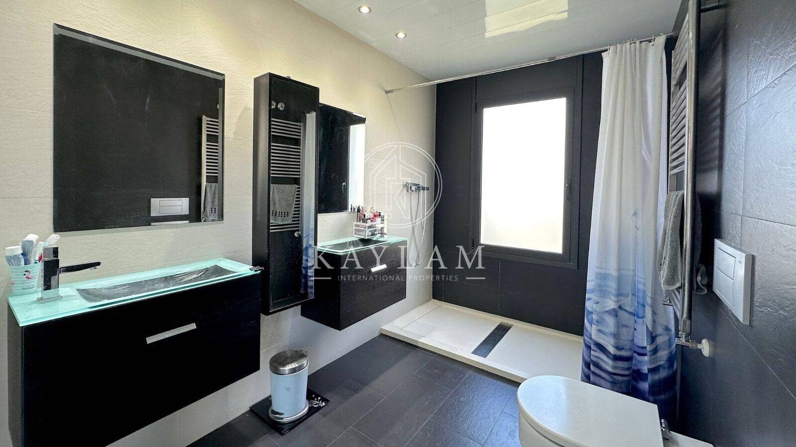 3 makuuhuone Huvila myytävänä paikassa Lloret de Mar - 399 000 € (Ref: 8146360)