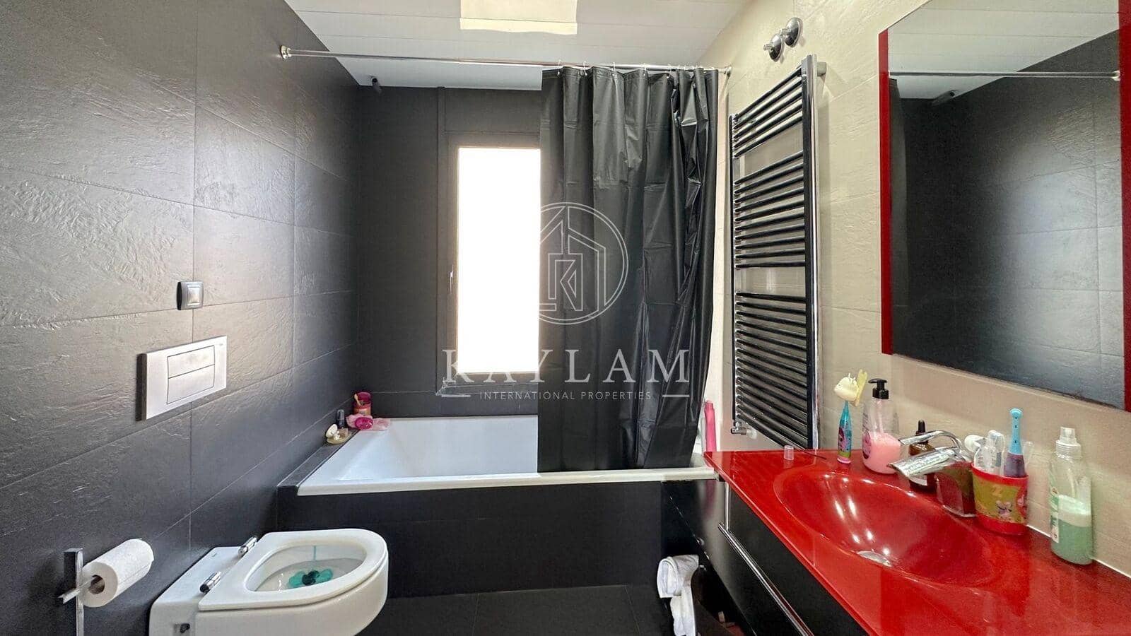 3 makuuhuone Huvila myytävänä paikassa Lloret de Mar - 399 000 € (Ref: 8146360)