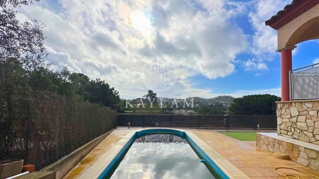 4 soverom Villa til salgs i Lloret de Mar - € 315 000 (Ref: 8148598)