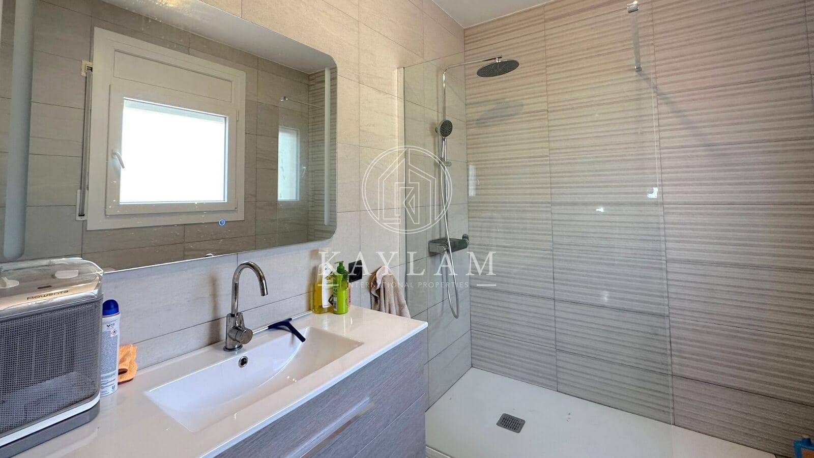 4 soverom Villa til salgs i Lloret de Mar - € 315 000 (Ref: 8148598)