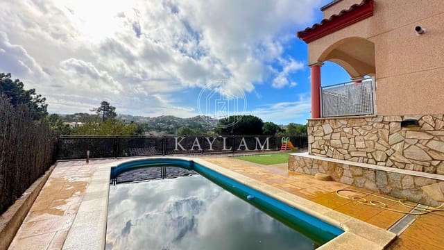 4 soverom Villa til salgs i Lloret de Mar - € 315 000 (Ref: 8148598)