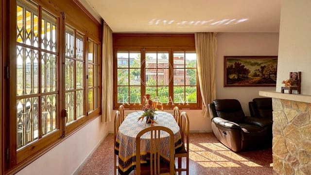 3 slaapkamer Villa te koop in Lloret de Mar met garage - € 650.000 (Ref: 8158623)