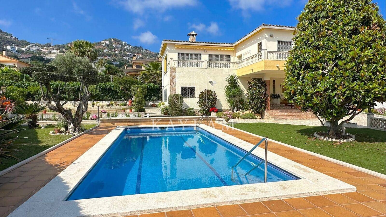 3 slaapkamer Villa te koop in Lloret de Mar met garage - € 650.000 (Ref: 8158623)