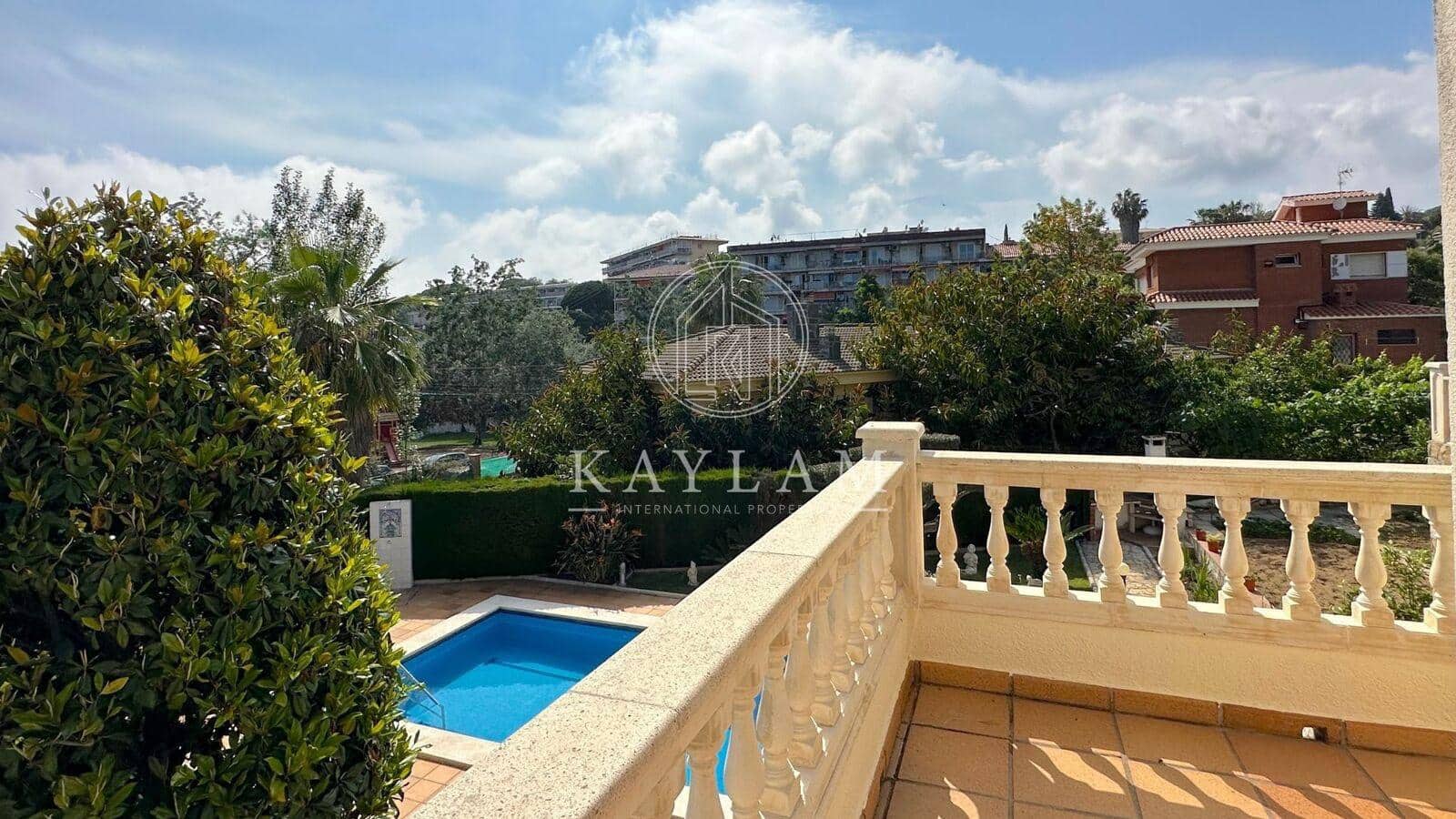 3 slaapkamer Villa te koop in Lloret de Mar met garage - € 650.000 (Ref: 8158623)