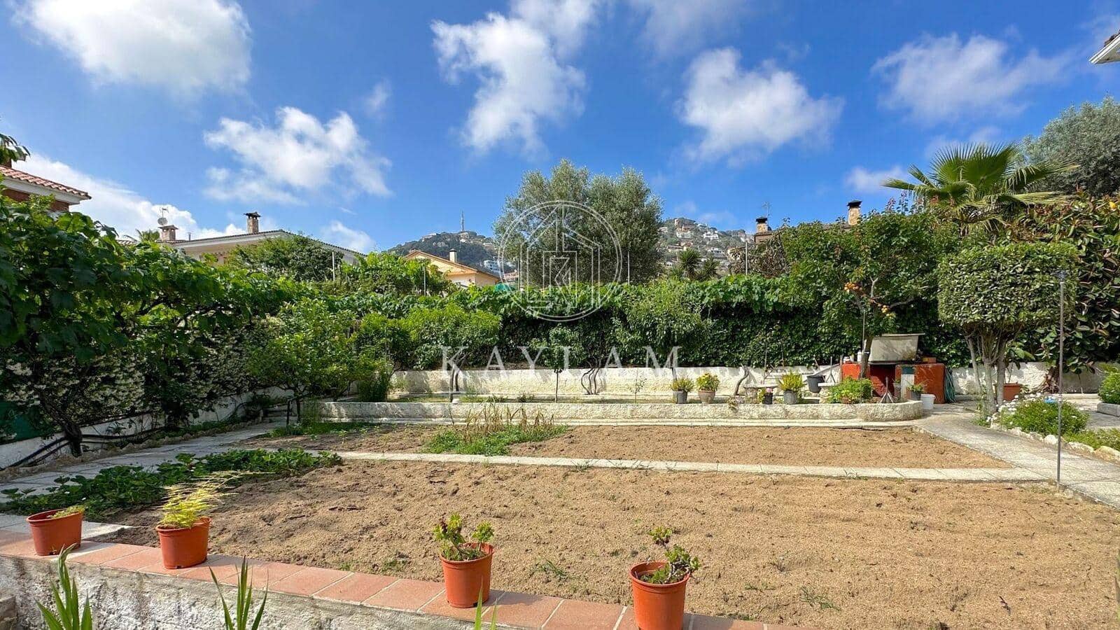 3 slaapkamer Villa te koop in Lloret de Mar met garage - € 650.000 (Ref: 8158623)