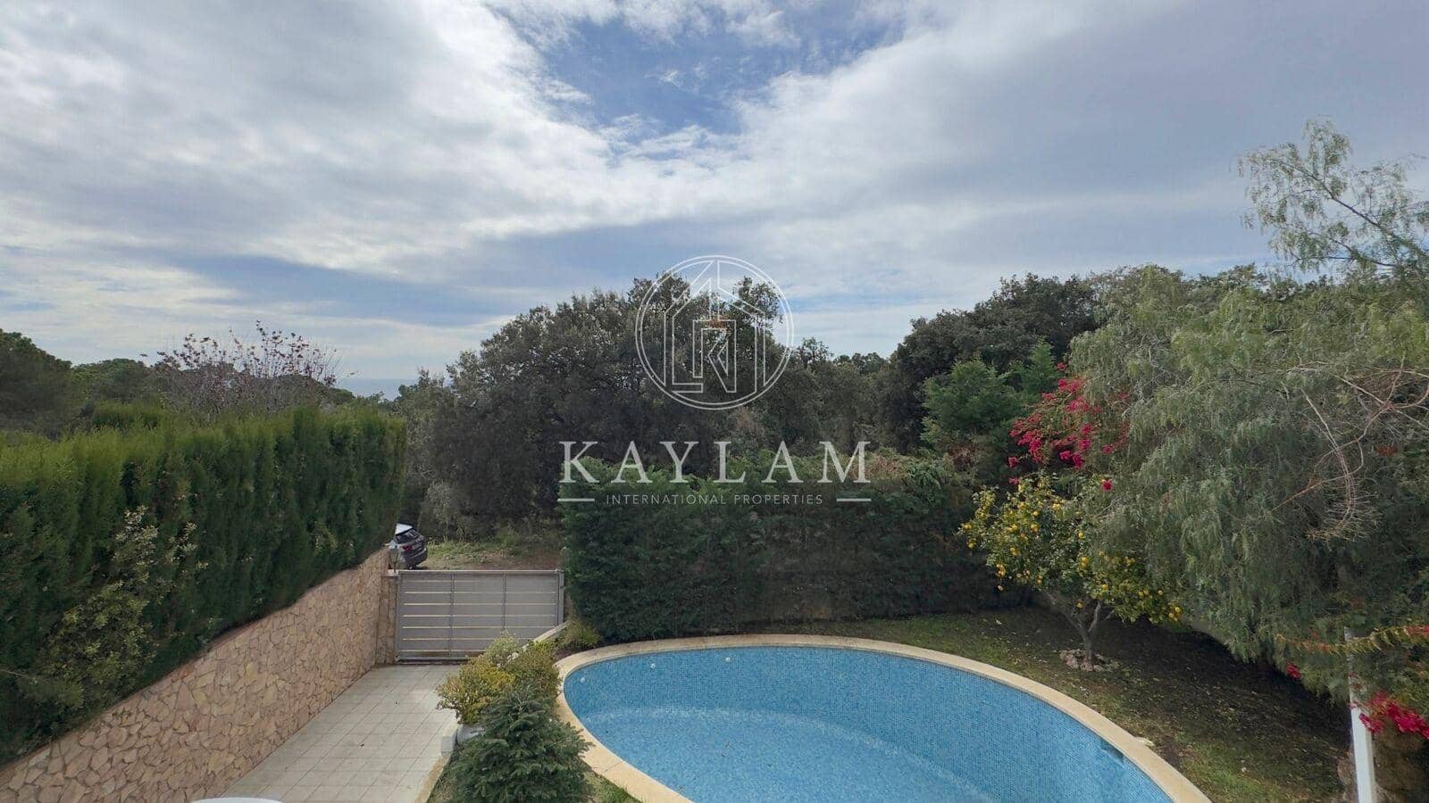 4 chambre Villa/Maison à vendre à Lloret de Mar - 450 000 € (Ref: 8187977)