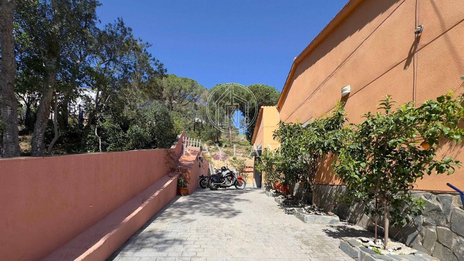 3 soveværelse Villa til salg i Lloret de Mar - € 382.000 (Ref: 8189536)