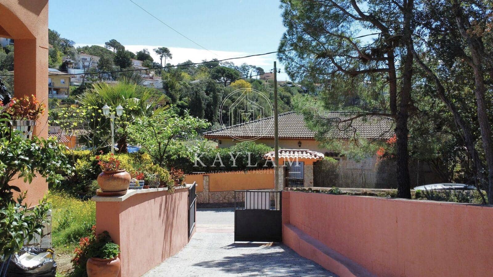 3 soveværelse Villa til salg i Lloret de Mar - € 382.000 (Ref: 8189536)