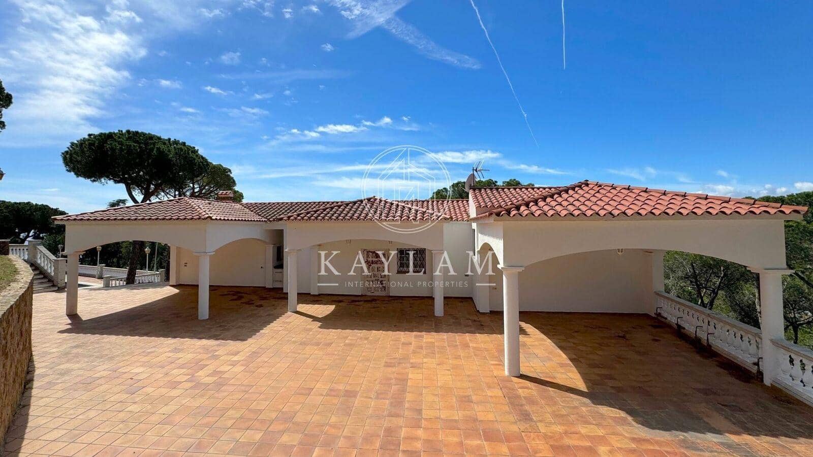 Chalet de 8 habitaciones en Lloret de Mar en venta - 1.900.000 € (Ref: 8195360)