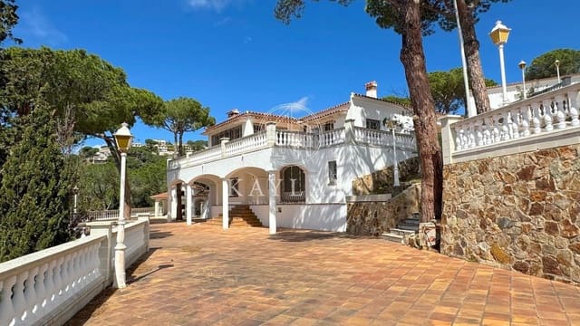 Chalet de 8 habitaciones en Lloret de Mar en venta - 1.900.000 € (Ref: 8195360)