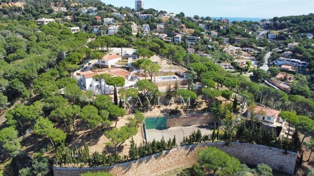 Chalet de 8 habitaciones en Lloret de Mar en venta - 1.900.000 € (Ref: 8195360)