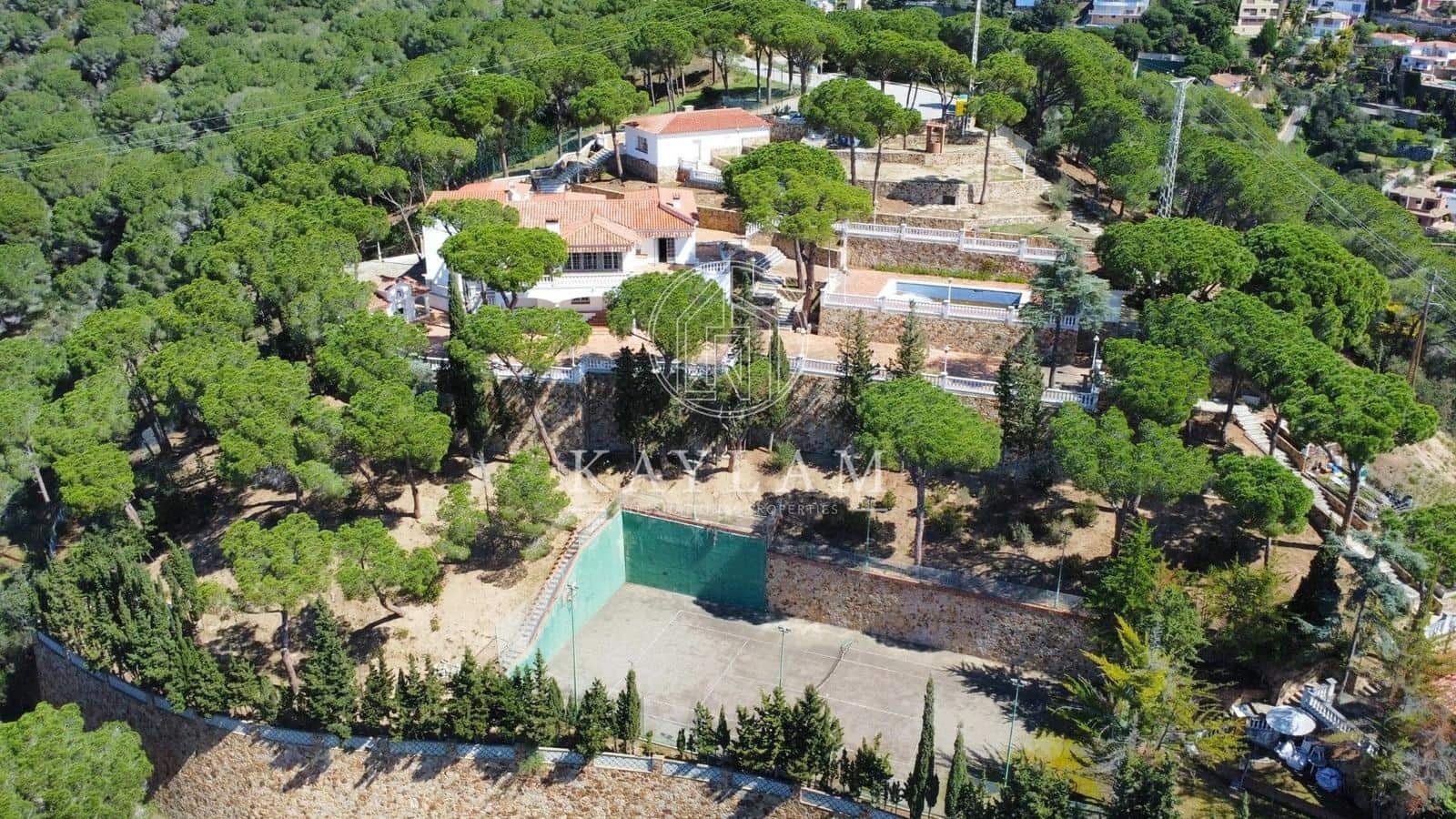 Chalet de 8 habitaciones en Lloret de Mar en venta - 1.900.000 € (Ref: 8195360)