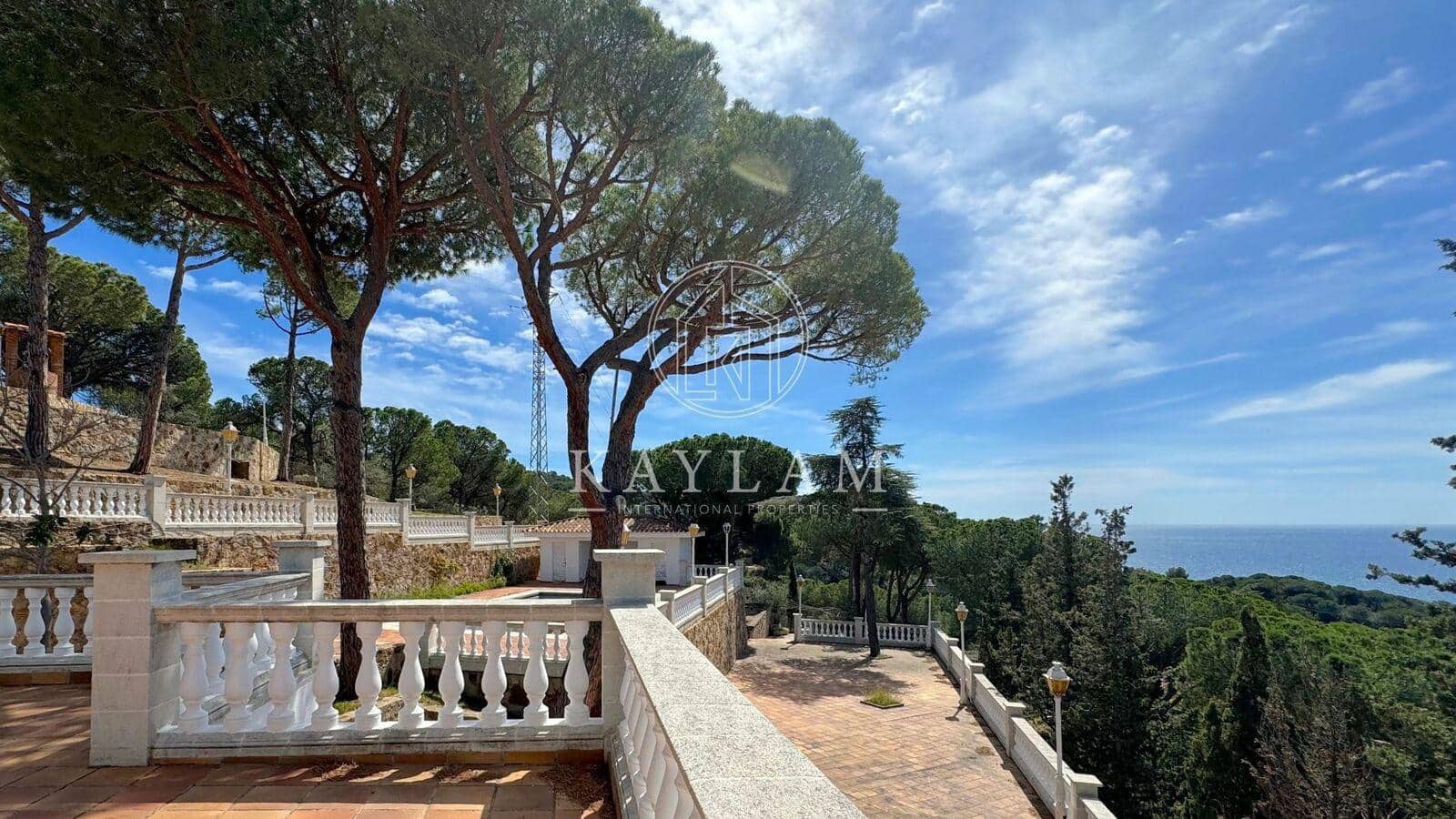 Chalet de 8 habitaciones en Lloret de Mar en venta - 1.900.000 € (Ref: 8195360)