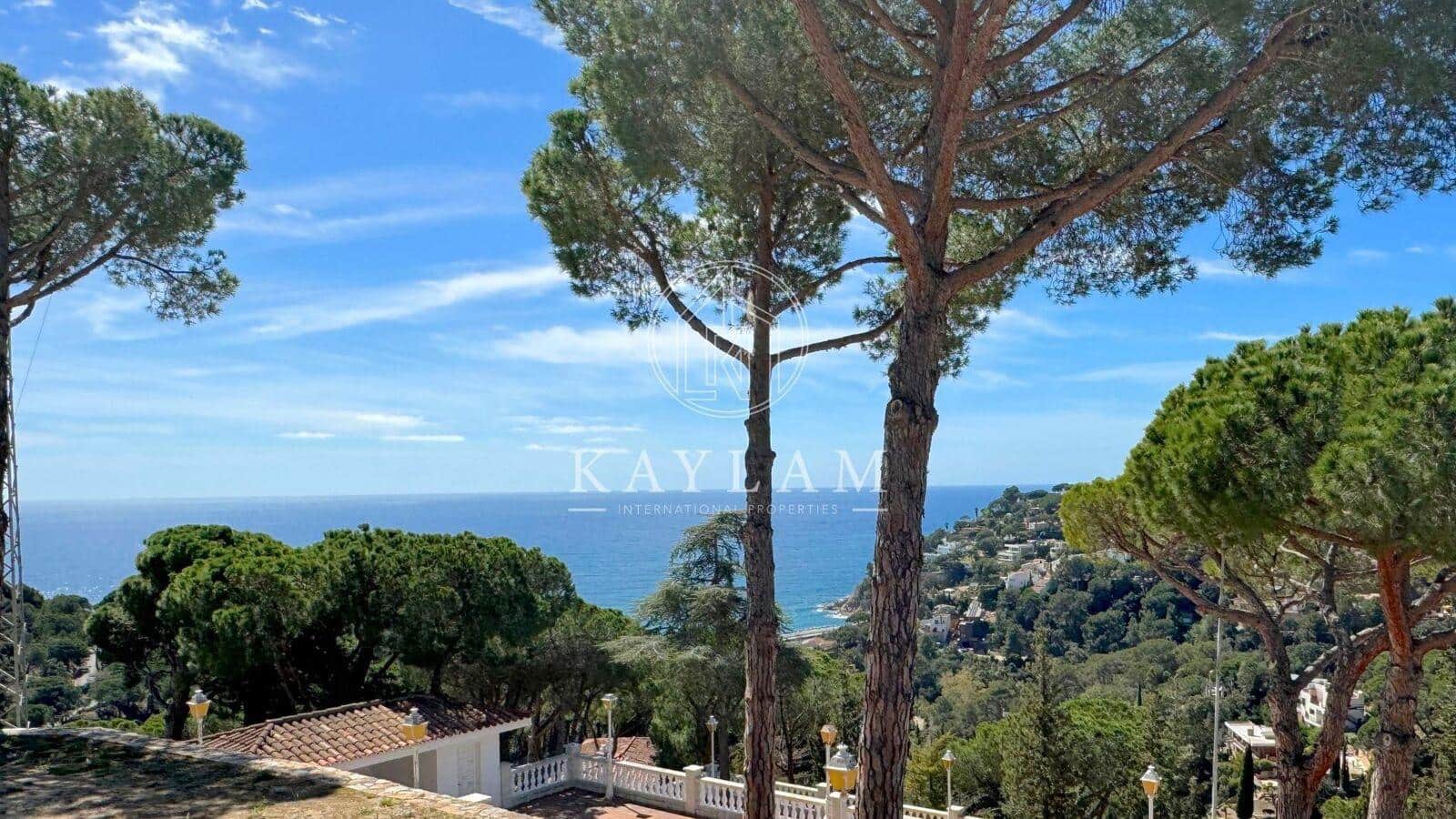 Chalet de 8 habitaciones en Lloret de Mar en venta - 1.900.000 € (Ref: 8195360)