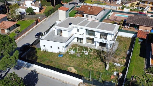 4 soveværelse Villa til salg i Lloret de Mar - € 750.000 (Ref: 8199585)