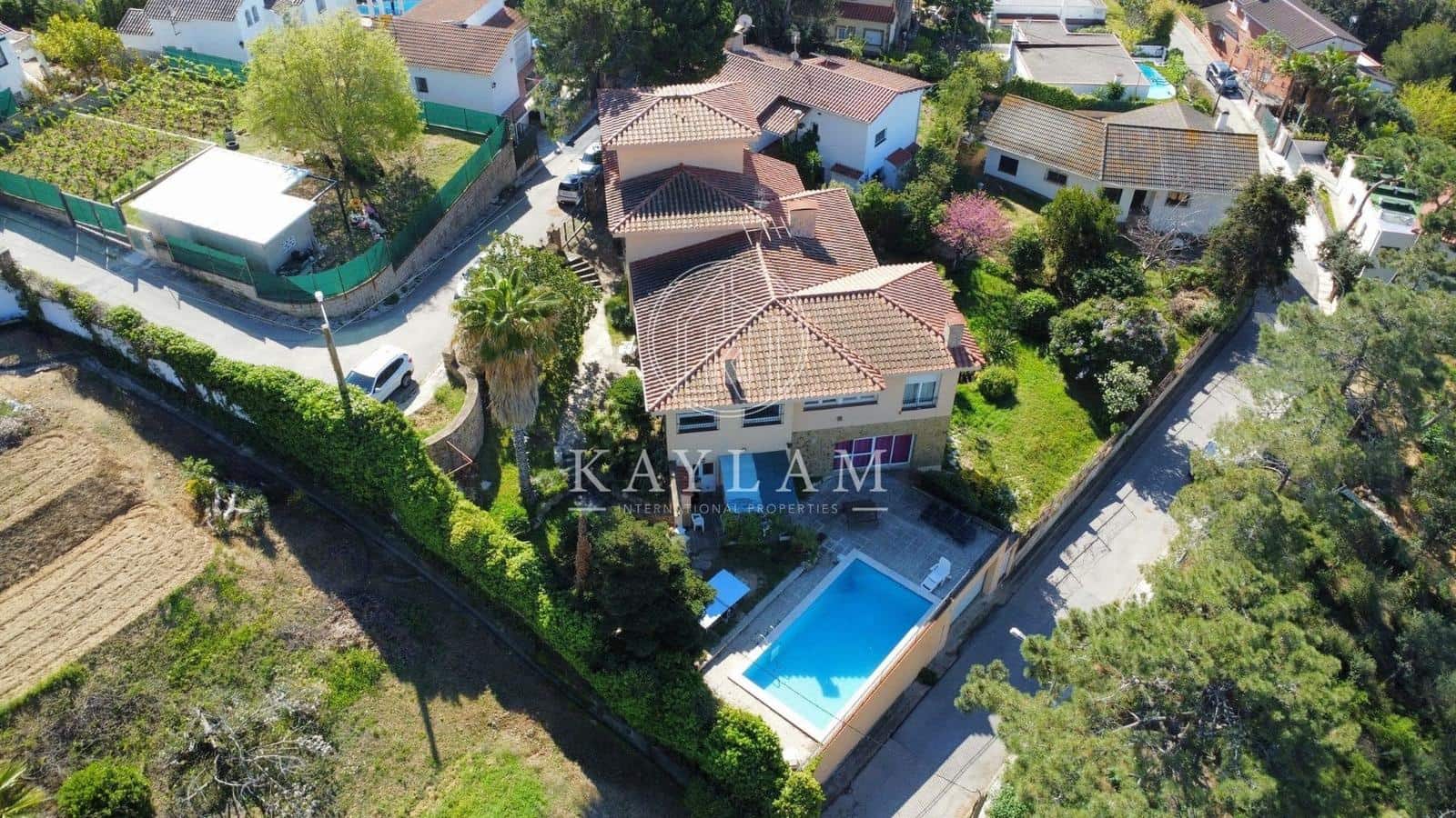7 soveværelse Villa til salg i Lloret de Mar med garage - € 650.000 (Ref: 8202092)