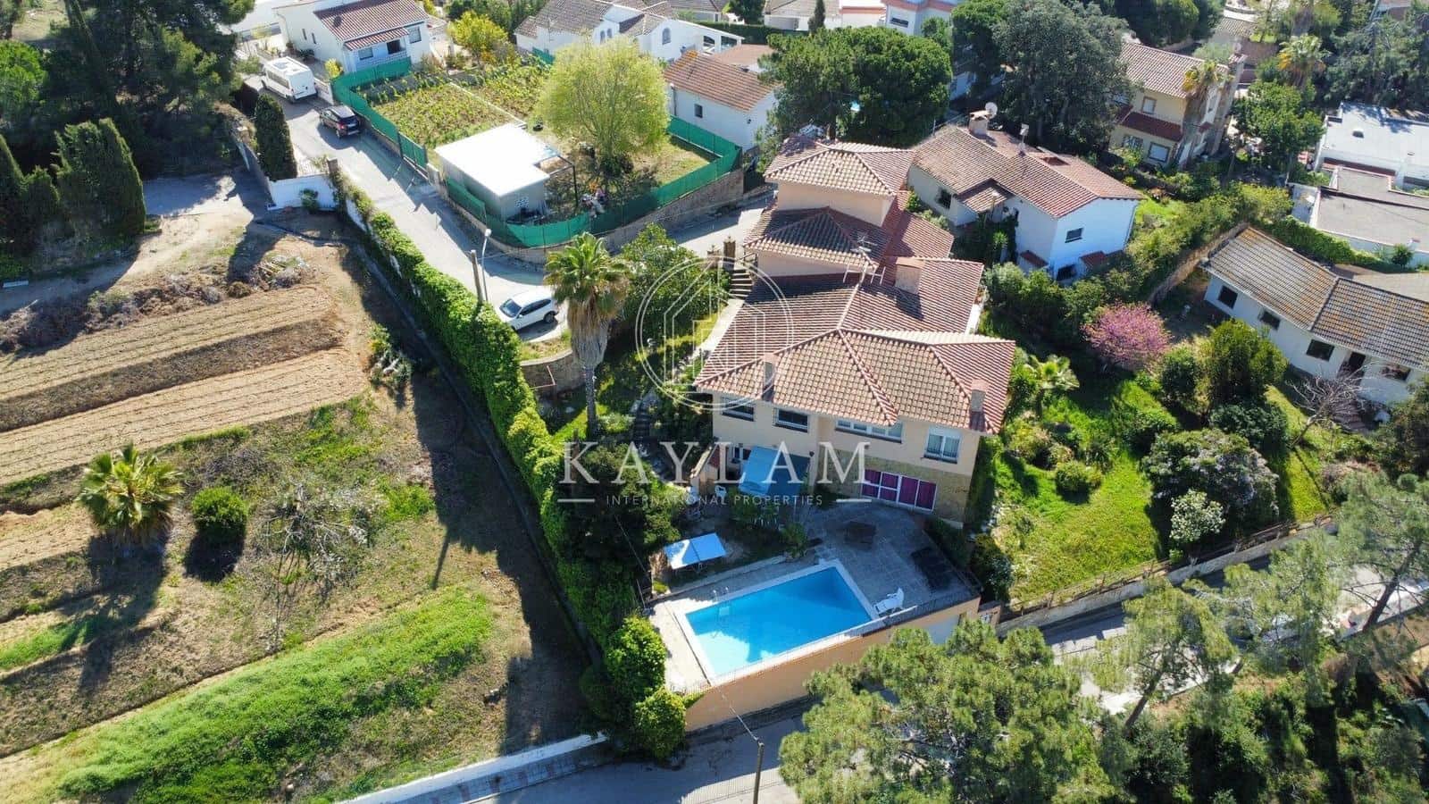 7 soveværelse Villa til salg i Lloret de Mar med garage - € 650.000 (Ref: 8202092)