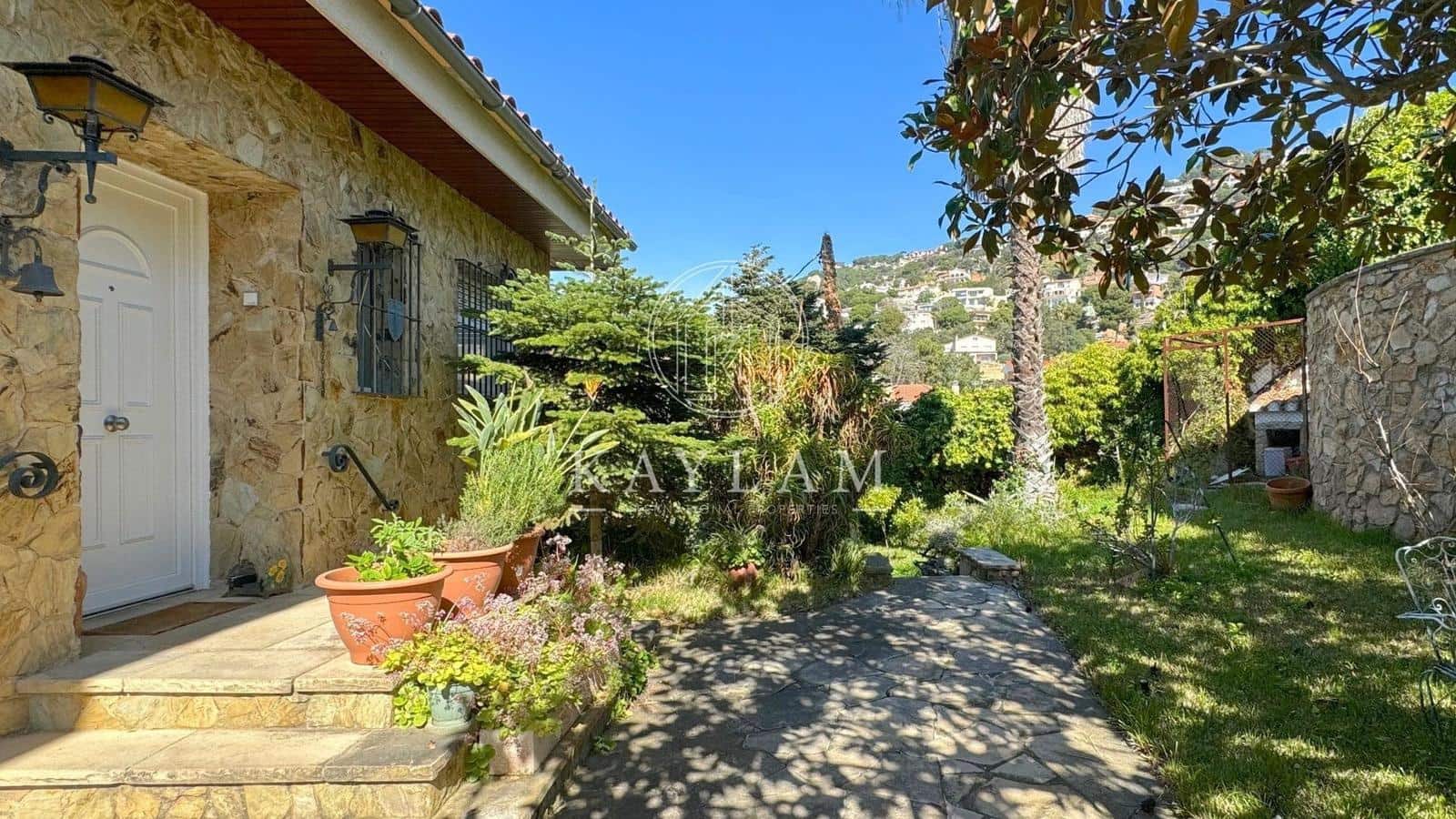 7 soveværelse Villa til salg i Lloret de Mar med garage - € 650.000 (Ref: 8202092)