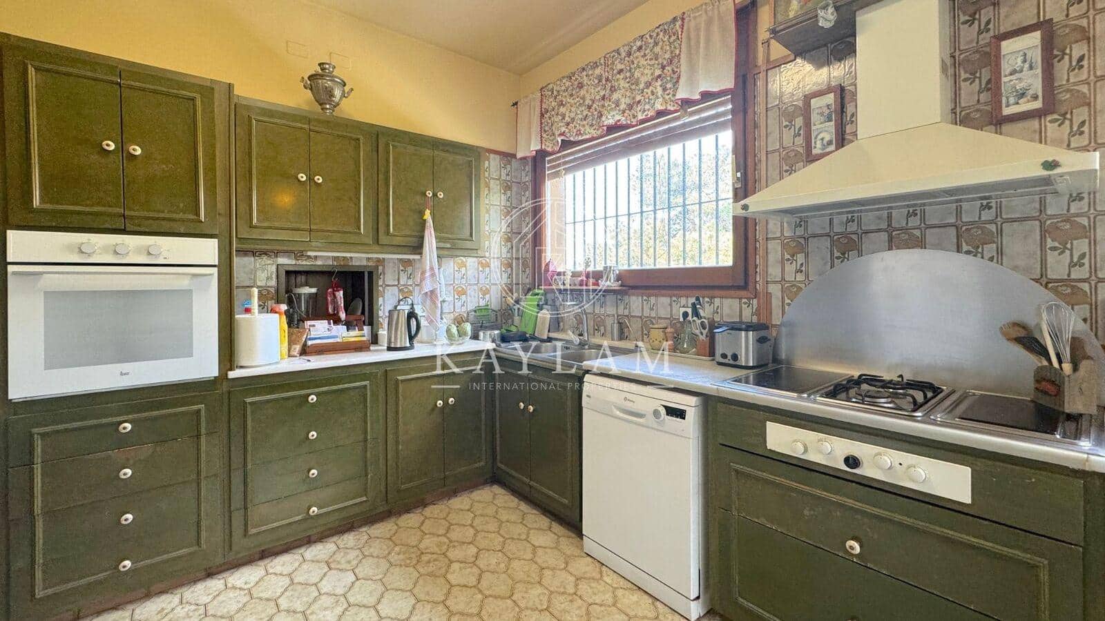 7 soveværelse Villa til salg i Lloret de Mar med garage - € 650.000 (Ref: 8202092)