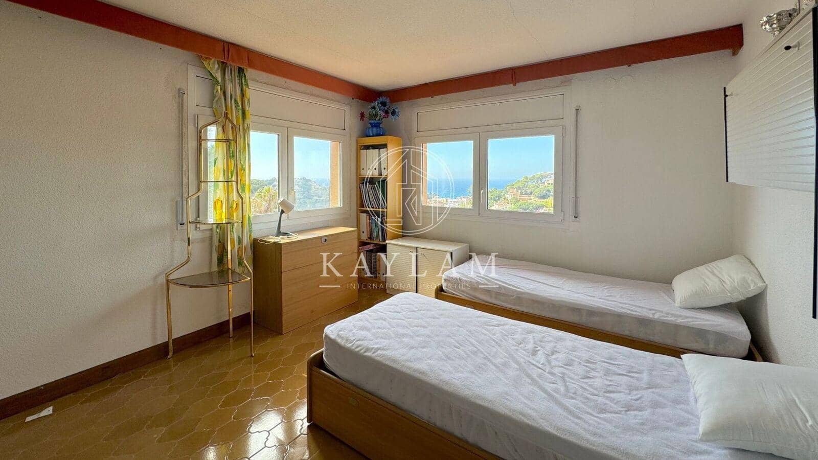 7 soveværelse Villa til salg i Lloret de Mar med garage - € 650.000 (Ref: 8202092)