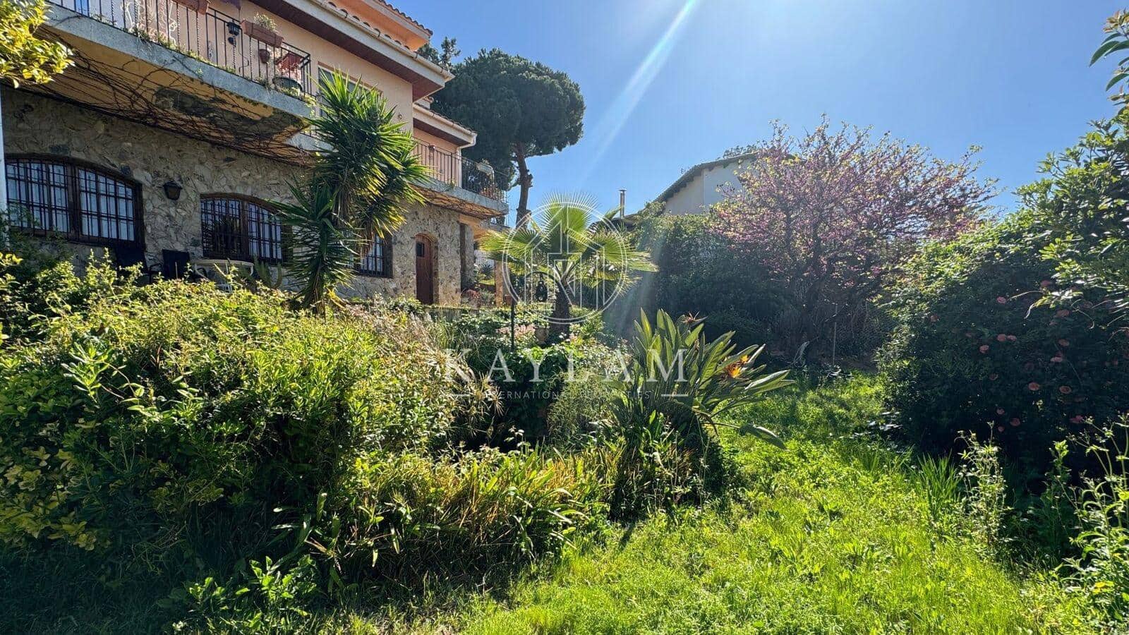 7 soveværelse Villa til salg i Lloret de Mar med garage - € 650.000 (Ref: 8202092)