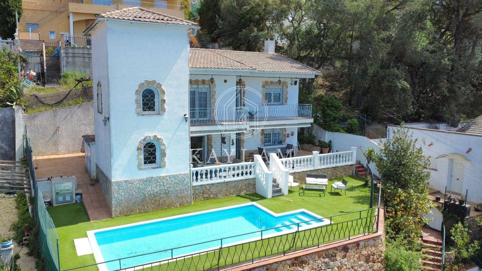 4 chambre Villa/Maison à vendre à Lloret de Mar - 397 000 € (Ref: 8216353)
